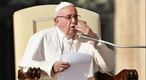 Papa Francisco afirma que la Iglesia Católica “está abierta a todos”: un lavado de cara a la homofobia de una poderosa institución 