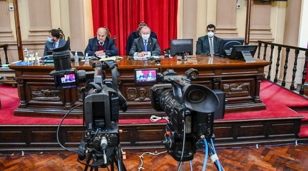 Recalculando: el Senado de Salta votó a favor de test masivos para trabajadores de salud