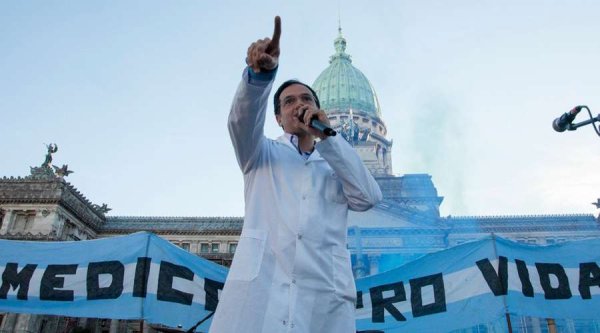 Habilitan a ejercer a Rodríguez Lastra, médico condenado por interrumpir aborto legal