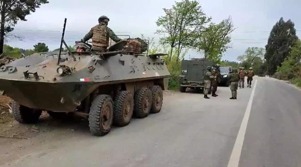 Carabineros y militares chilenos hostigan a comuneros mapuche