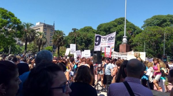 Gran movilización contra el cierre de los terciarios de Capital