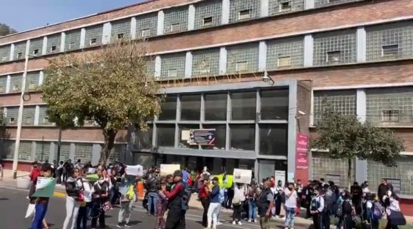 Bloquean Ribera San Cosme: exigen la aparición de Dilan, de 13 años