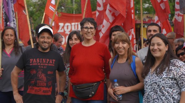 El Frente de Izquierda Unidad cerró su campaña en el centro de Neuquén 