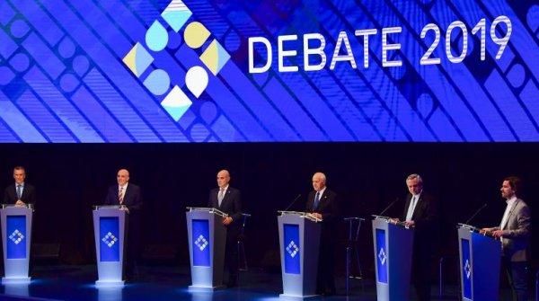 Del Caño en el debate: "Se tiene que terminar con la salud negocio"