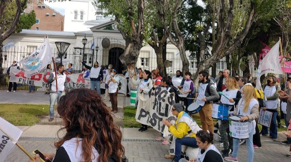 Santa Cruz: paro docente y contundente marcha provincial en Río Gallegos