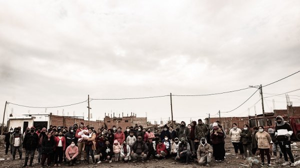 “A las maestras, profesores y a sus sindicatos les pedimos apoyo para las familias del Barrio La Ribera Sur”