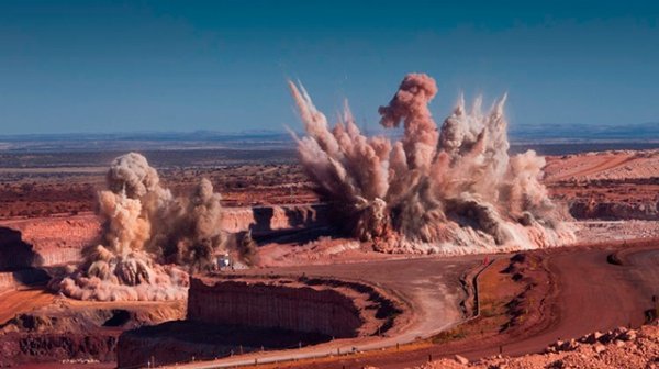 De la mano del extractivismo para pagar la deuda no hay defensa del ambiente