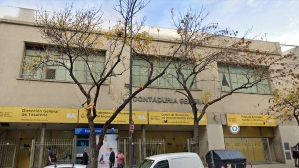 Trabajdores de la Contaduria de la Ciudad en estado de asamblea permanente