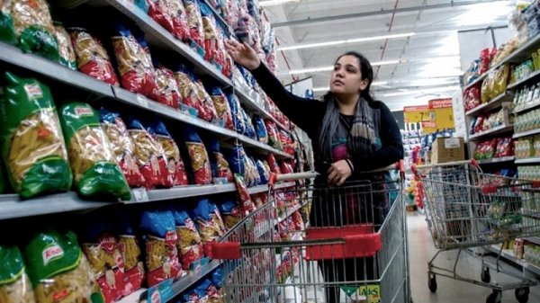 Duro golpe a los bolsillos populares: la inflación de alimentos fue de 251,3 % anual en 2023