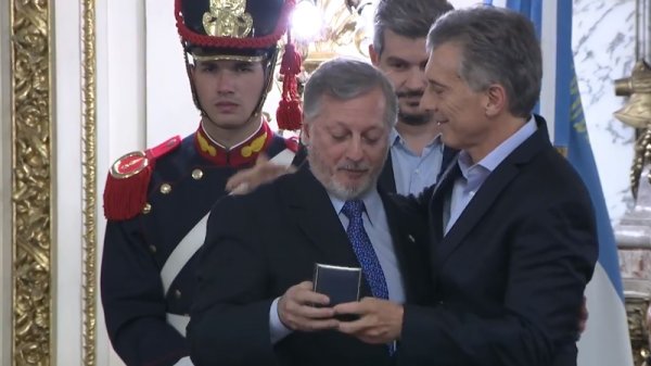 En el juramento de Iguacel y Sica, Macri dijo que "hay que agradecerle a Aranguren"