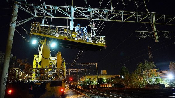 Grave accidente en la línea Roca: trabajador pelea por su vida