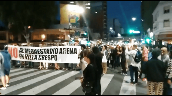 Vecinos Autoconvocados cortan la calle contra el Megaestadio Movistar-Arena 