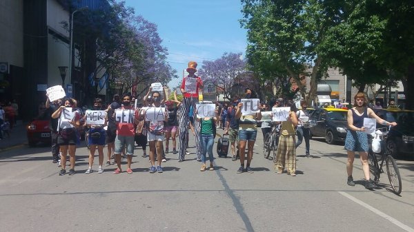 Caravana del colectivo cultural en Río Cuarto: “Exigimos una mesa de trabajo en conjunto”