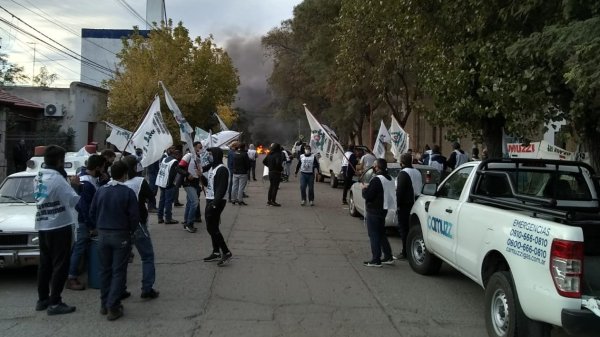 Fuerte paro de trabajadores del gas contra Camuzzi