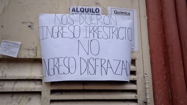 Reclamo en Medicina: "Nos dijeron que iba a ser un ingreso irrestricto pero es un ingreso disfrazado"