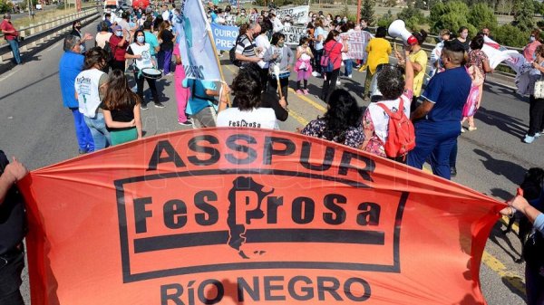 Sin respuestas y sin paritarias se profundiza el conflicto de la salud en Río Negro