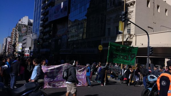 La Escuela Normal n° 9 en la calle por mejoras edilicias y mayor presupuesto