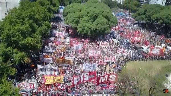 [DRONE] Primeras imágenes de la multitud que quieren ocultar