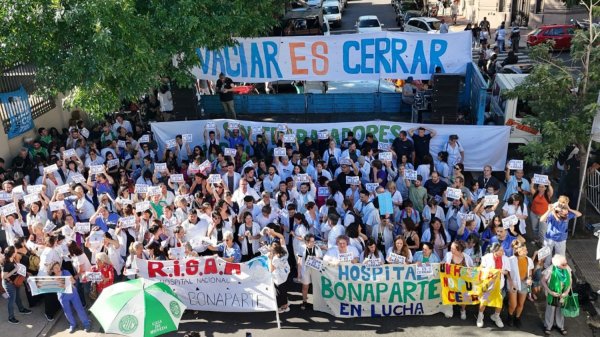 Hospital Bonaparte: ¡Ni despidos ni intervención! 