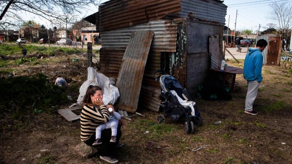 La BBC realizó un crudo informe para mostrar el aumento de la pobreza bajo el gobierno de Milei