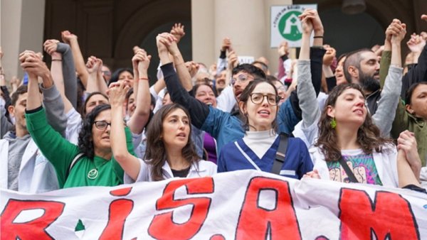 El Bonaparte no se cierra: la toma y asamblea de trabajadores y pacientes hizo retroceder a Milei