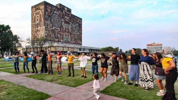 Dabke palestino en el campamento por Gaza de la UNAM: Una historia que se baila