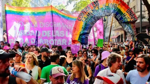 Organicemos la fuerza de las escuelas contra los ataques de Milei a las mujeres y diversidad sexual