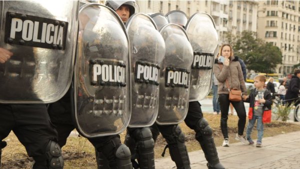 Las imágenes de la represión de la policía de Larreta, que asesinó a Facundo Molares