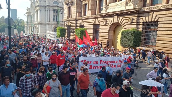 [En vivo] movilización de trabajadores del STUNAM llega al Zócalo 