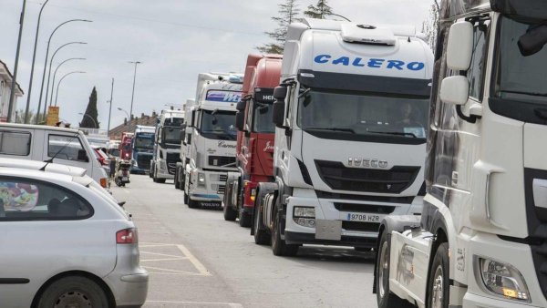 Comienza el paro indefinido de transportistas para no trabajar con pérdidas, ¡que la crisis la paguen los capitalistas!