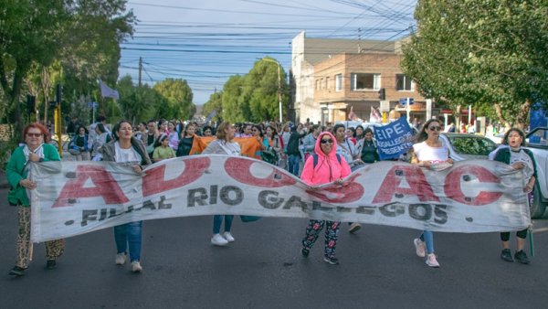 Santa Cruz: ADOSAC resolvió un paro docente por 72 horas