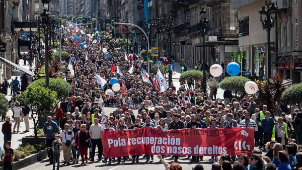 El Primero de Mayo decenas de miles salen a la calle en Galicia y se anuncia una huelga general