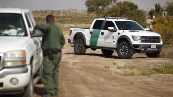 "No oí que le gritaran detente. Solo se oyó el balazo": testigo del asesinato de migrante en Texas