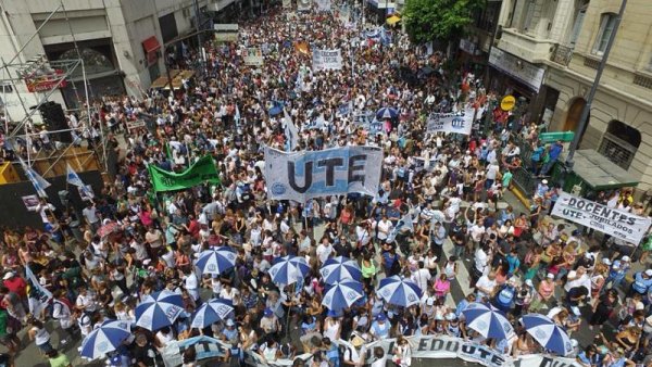 Docentes porteños: UTE anunció paro para fines de julio, tras el receso invernal