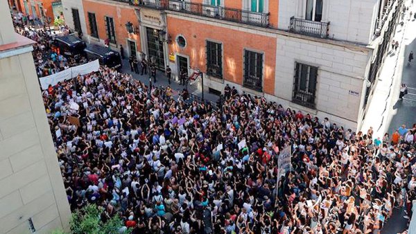 Un clamor inunda las calles contra la Justicia patriarcal en todo el Estado español