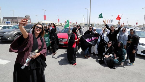 Las mujeres pueden conducir, tras los barrotes del brutal régimen de Arabia Saudí