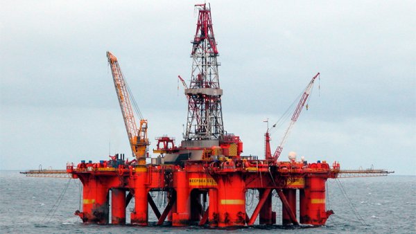 El barril de crudo WTI alcanzó una suba récord y cerró a 72,83 dólares