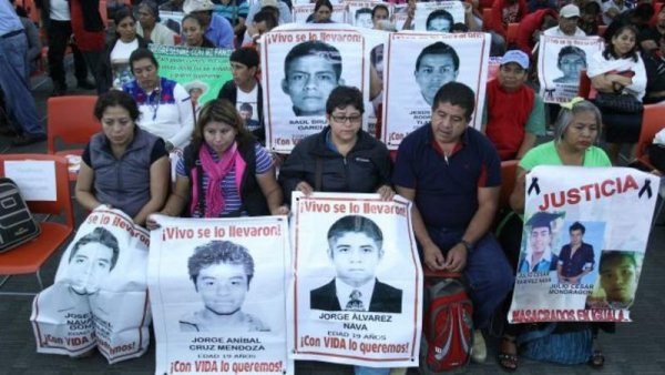 AMLO dispuesto a dialogar sobre el caso de los 43 ¿habrá justicia hasta el final?