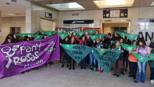 Hacia el 8A: pañuelazo en el Hospital Posadas 