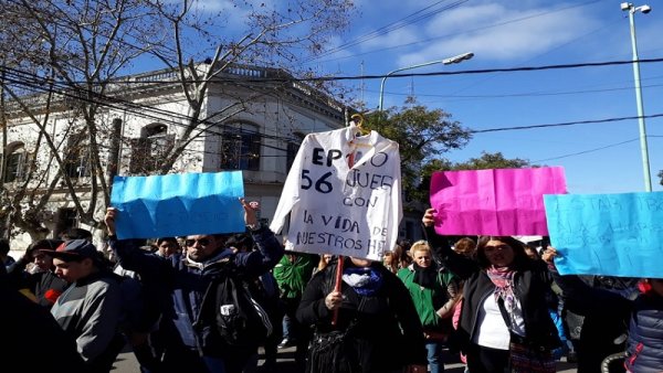 Merlo: importante movilización denunció la crítica situación de las escuelas 