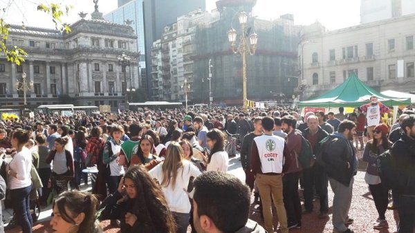 Movilización en defensa de la educación pública