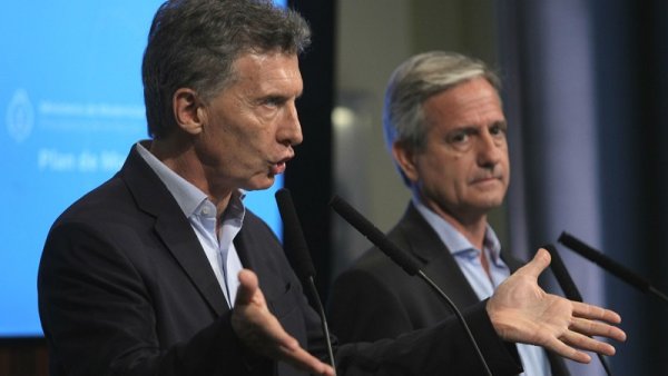 Administración pública: Macri firmaría un decreto que pone en riesgo más de diez mil empleos