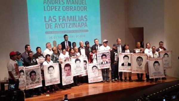 Ayotzinapa: lo que se sabe de la reunión entre los familiares de los 43 y López Obrador