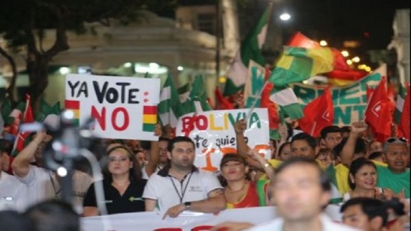 Bolivia celebra el Día de la Democracia con marchas a favor y en contra de Evo