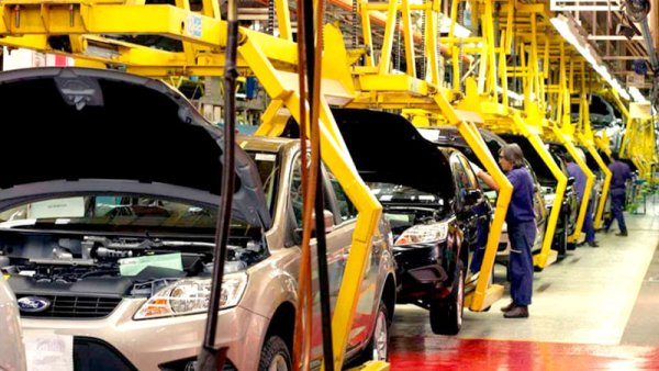 Trabajadores de la Ford Motors Venezuela inician una huelga por bajos salarios y exigen derechos 