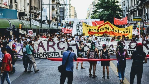 Masiva movilización en 12º Marcha de la Gorra en Córdoba