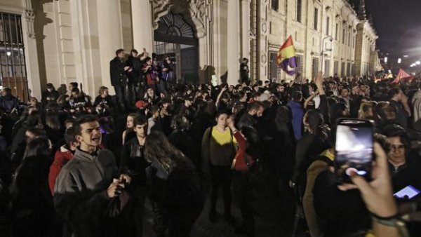 Miles de personas salen a la calle en Andalucía en repudio a la extrema derecha