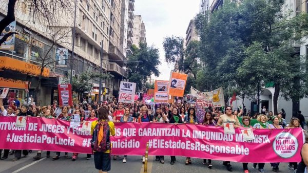 Miles se movilizaron en Córdoba en repudio al fallo que absolvió a los femicidas de Lucía Pérez