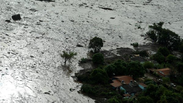 Al menos nueve personas fallecidas y 400 desaparecidas por rotura de una represa en Brasil