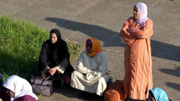 Nueva campaña de recolección de la fresa: trabajadoras, precariedad y racismo en el campo andaluz